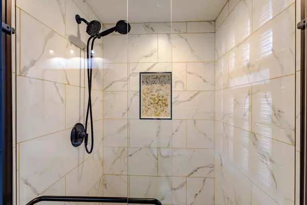 8201 N Whitney Rd Fox Point, WI 53217