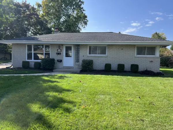 W181N8781 Shepherd Dr, Menomonee Falls, WI 53051