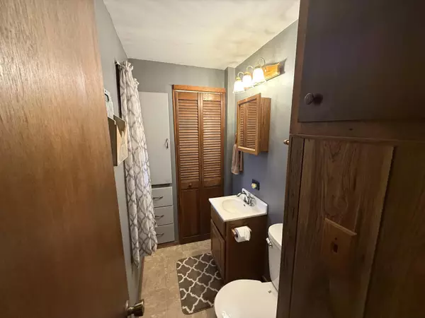 Mishicot, WI 54228,351 Randolph St