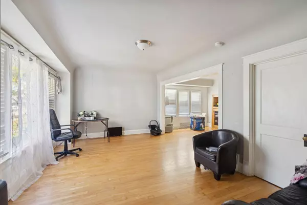 Milwaukee, WI 53218,4451 N 58th St