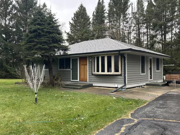 21310 W Woodland Dr, New Berlin, WI 53146