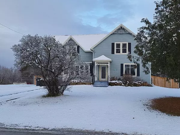 614 N 6th St, Reedsville, WI 54230