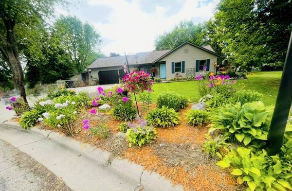 731 Sherwood Ln, Jefferson, WI 53549