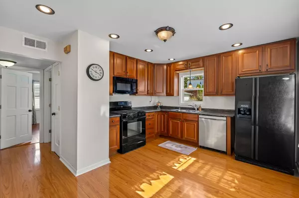 Milwaukee, WI 53221,3666 S 21st St