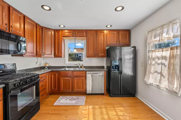 Milwaukee, WI 53221,3666 S 21st St