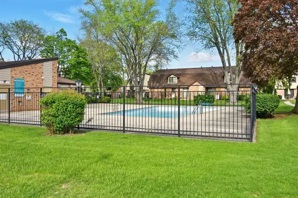 Milwaukee, WI 53223,8657 N 73rd St