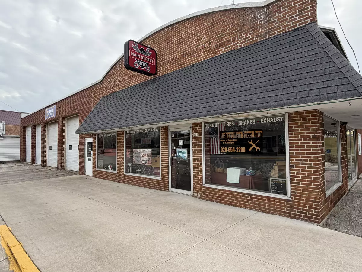 Mishicot, WI 54228,506 E Main St