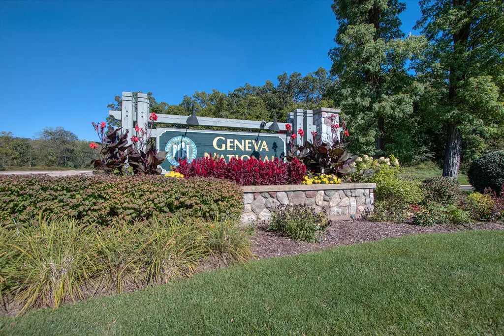 Geneva, WI 53147,345 Foxwood Trl Unit 34-09
