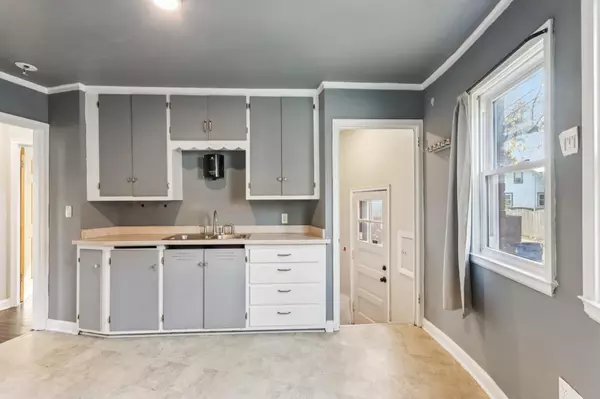 Racine, WI 53402,1209 Walton Ave