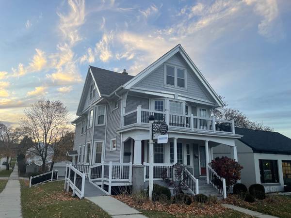 546 S Main St, West Bend, WI 53095