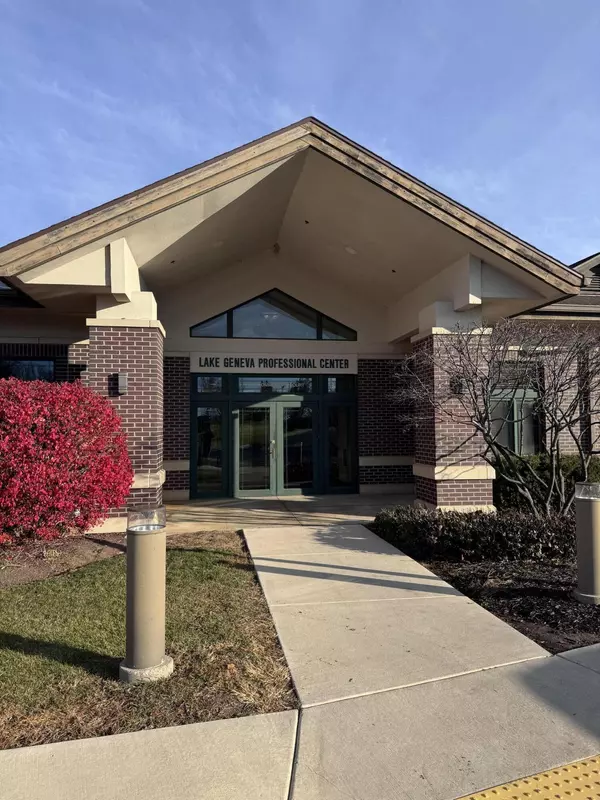 500 Commercial Ct Unit 100, Lake Geneva, WI 53147