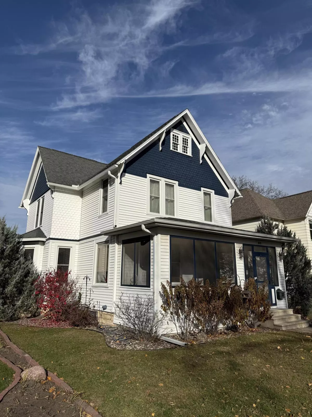 La Crosse, WI 54601,1615 Madison St