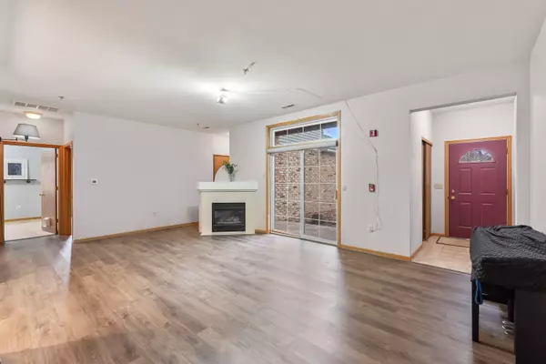 Oak Creek, WI 53154,180 W Oak Leaf Dr