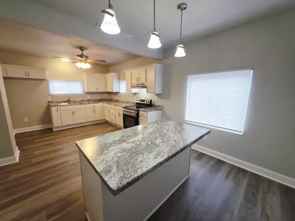 Milwaukee, WI 53209,4668 N 28th St