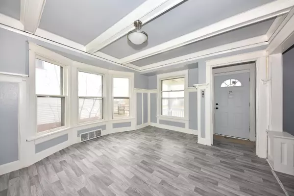 Milwaukee, WI 53210,2972 N 28th St