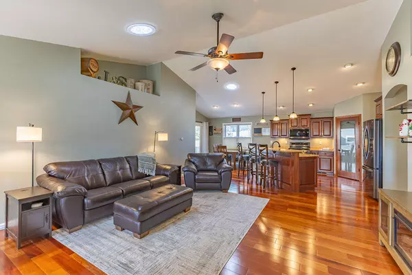 Holmen, WI 54636,905 Pioneer Dr