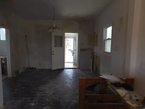 West Allis, WI 53214,1312 S 61st St