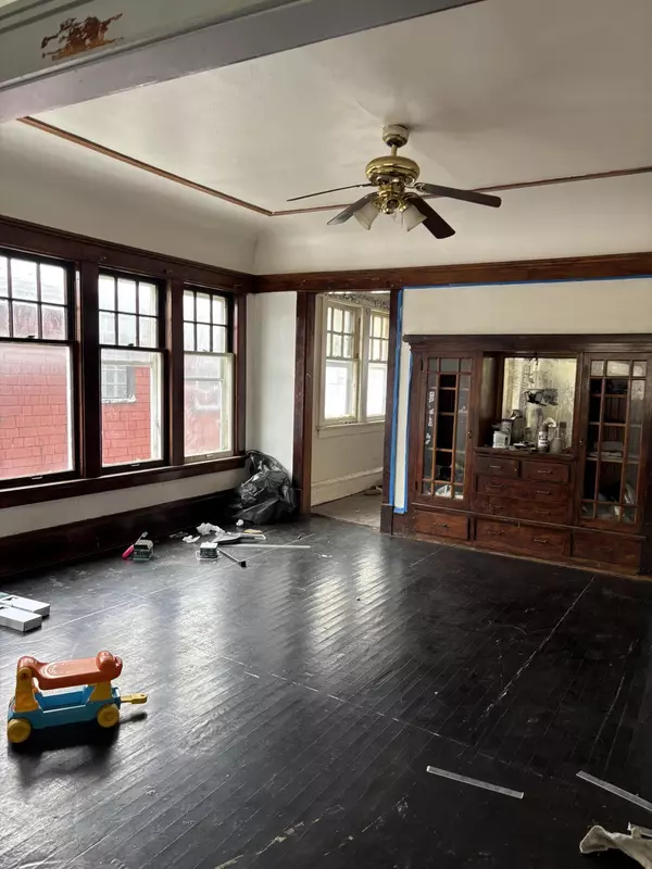 Milwaukee, WI 53210,2873 N 37th St