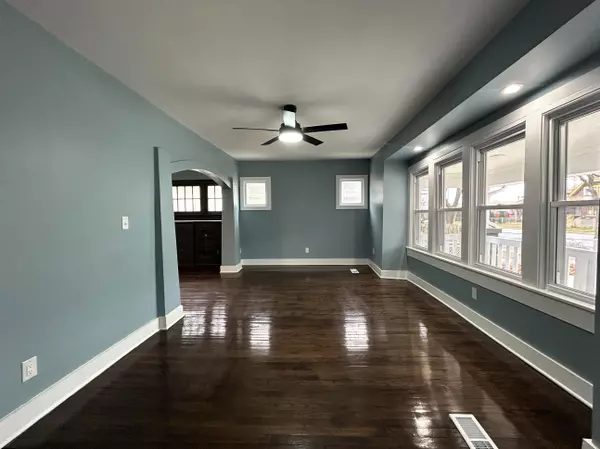 Milwaukee, WI 53209,4462 N 27th St