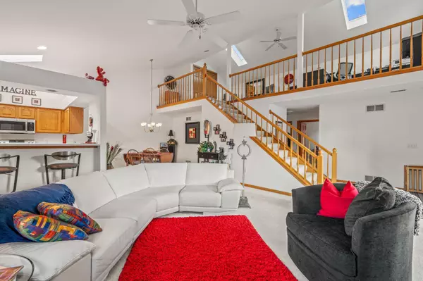 Delafield, WI 53018,2215 Circle Rdg Unit D