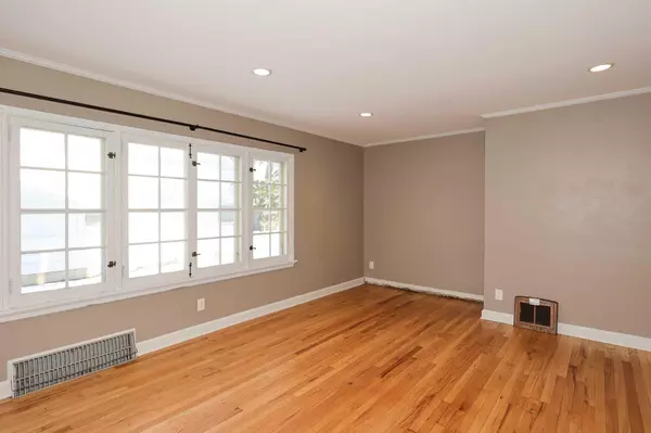 Wauwatosa, WI 53222,10907 Glenway Ct