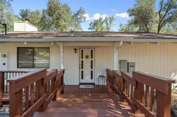12912 Green Valley Cir, Groveland, CA 95321