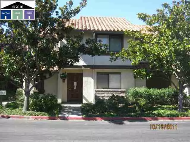 Walnut Creek, CA 94597,330 PIMLICO DR