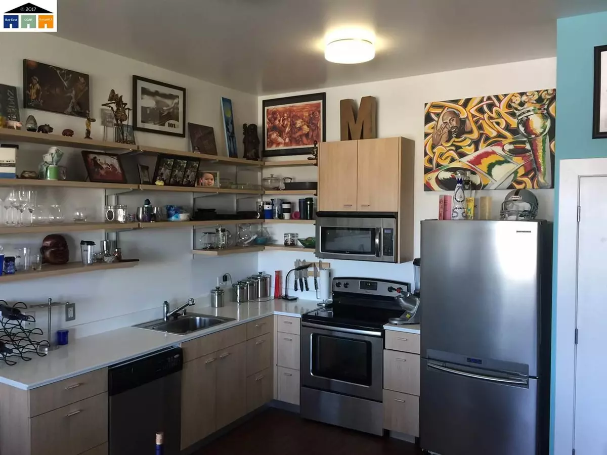 Oakland, CA 94607,1201 Pine #463