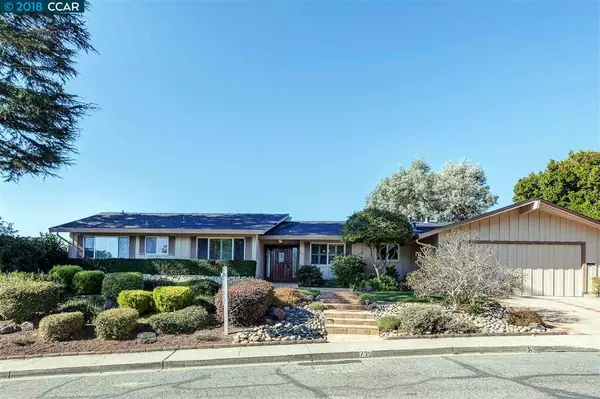 730 Crossbrook Dr, Moraga, CA 94556