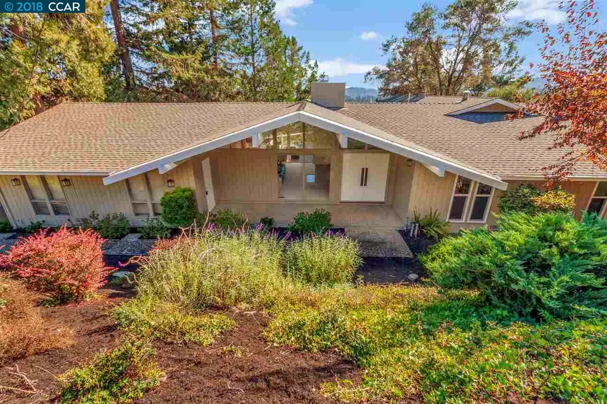 Orinda, CA 94563,22 Cedar Ln