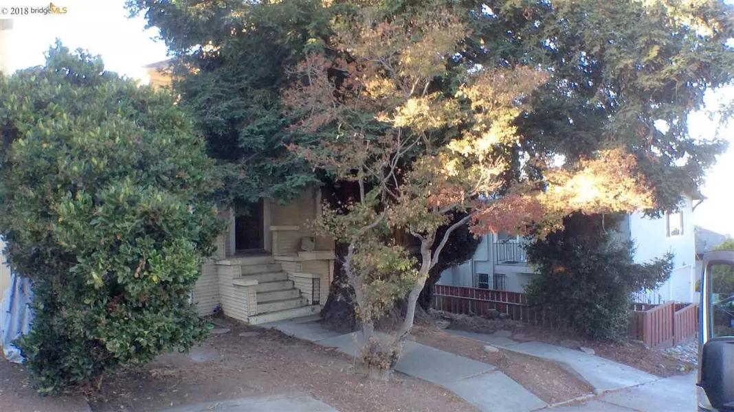 2417 Palmetto St, Oakland, CA 94602