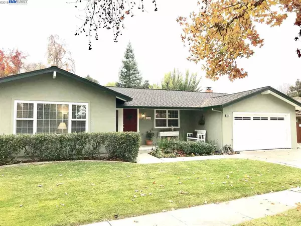 5064 Woodthrush Rd, Pleasanton, CA 94566