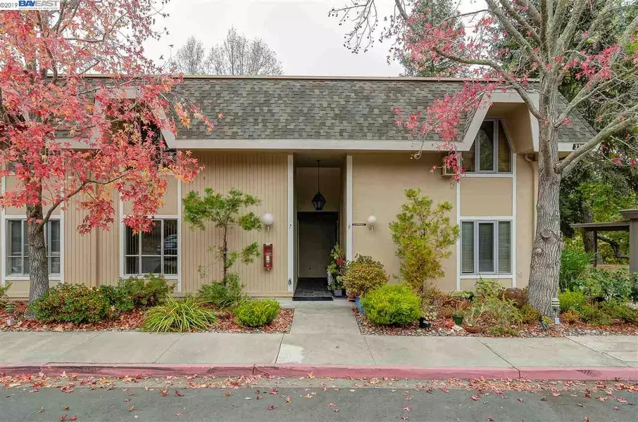 3316 Tice Creek Dr #7, Walnut Creek, CA 94595