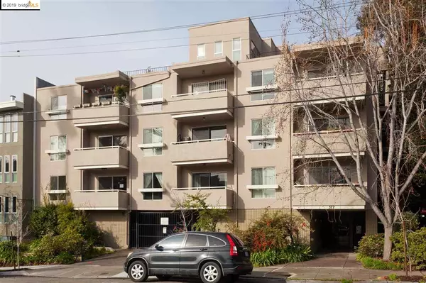 377 Palm Ave #103, Oakland, CA 94610