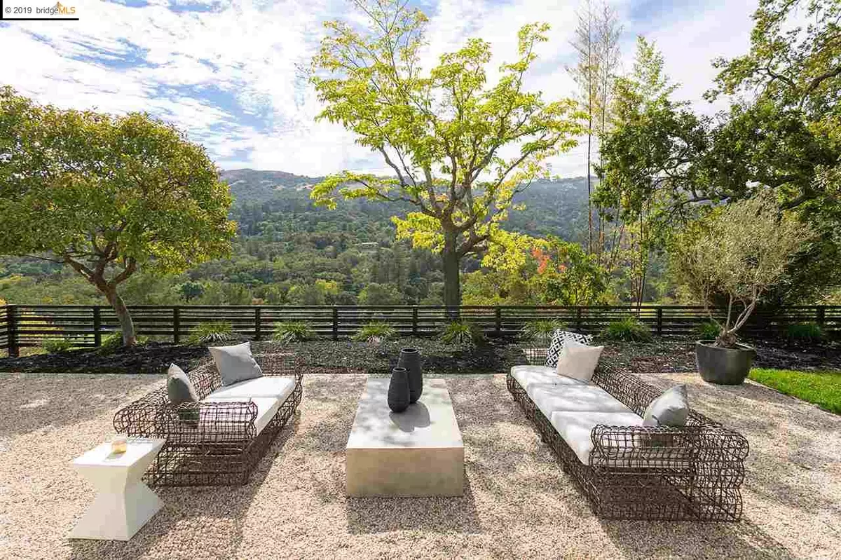 Orinda, CA 94563,325 Camino Sobrante