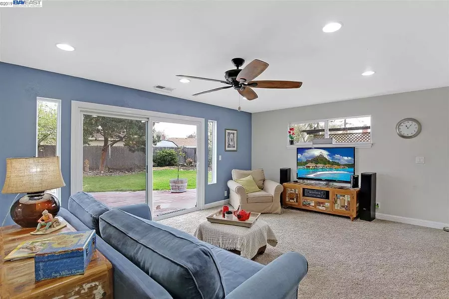 7643 Carlow Way, Dublin, CA 94568