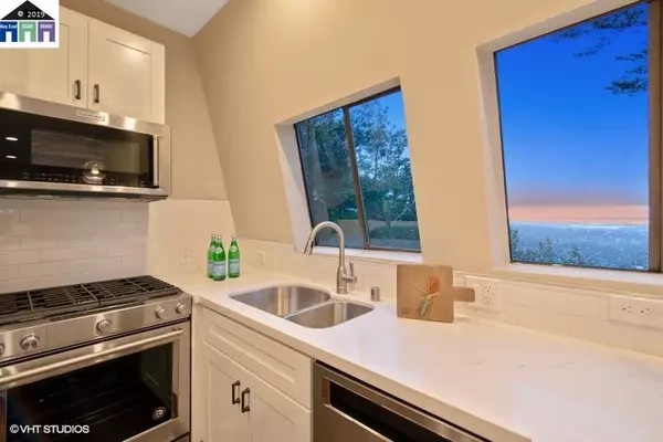 7156 Marlborough Ter, Berkeley, CA 94705