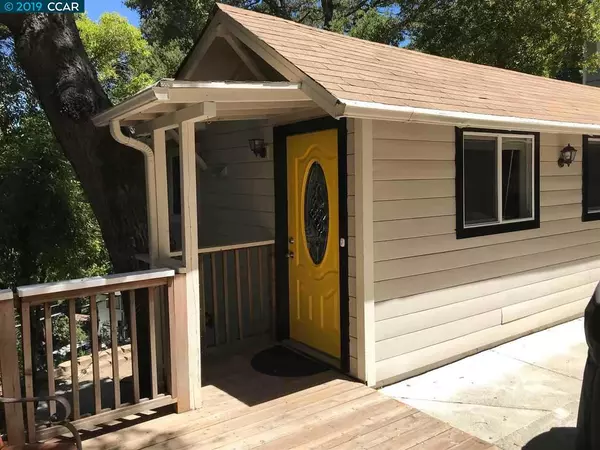 9 Birch Ct, Orinda, CA 94563