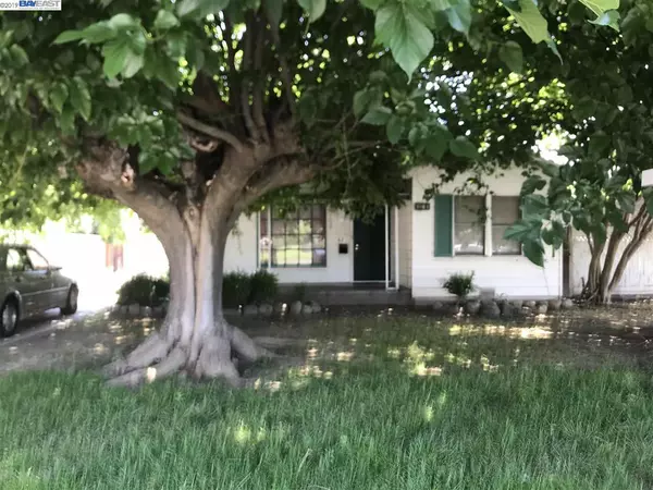 64 N Minaret Ave, Turlock, CA 95380