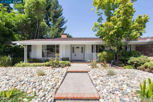 125 Hazelwood Pl, Moraga, CA 94556