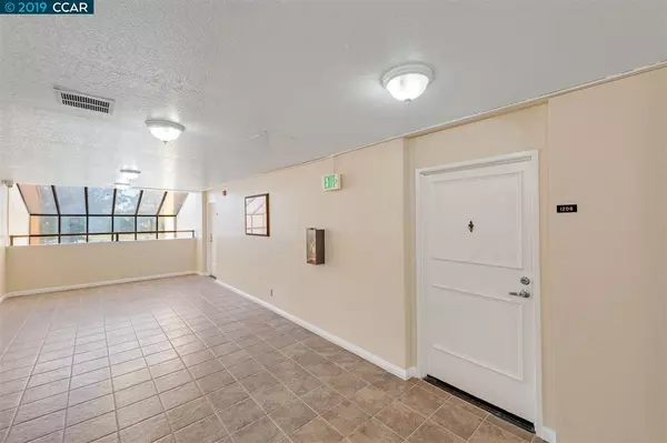 San Pablo, CA 94806,13700 San Pablo Ave #1208