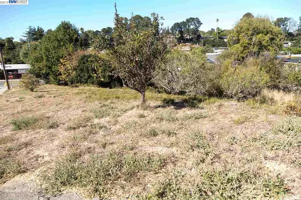 El Sobrante, CA 94803,21 Avenida Martinez