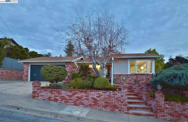 5679 Sun Ridge Ct, Castro Valley, CA 94552