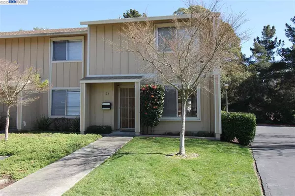 24 Park Ln, Richmond, CA 94803