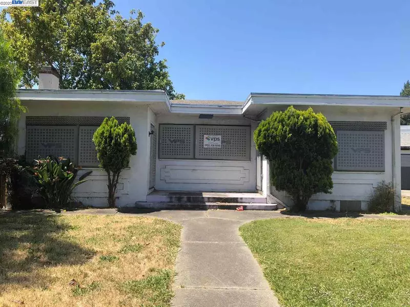 22525 4th St, Hayward, CA 94541