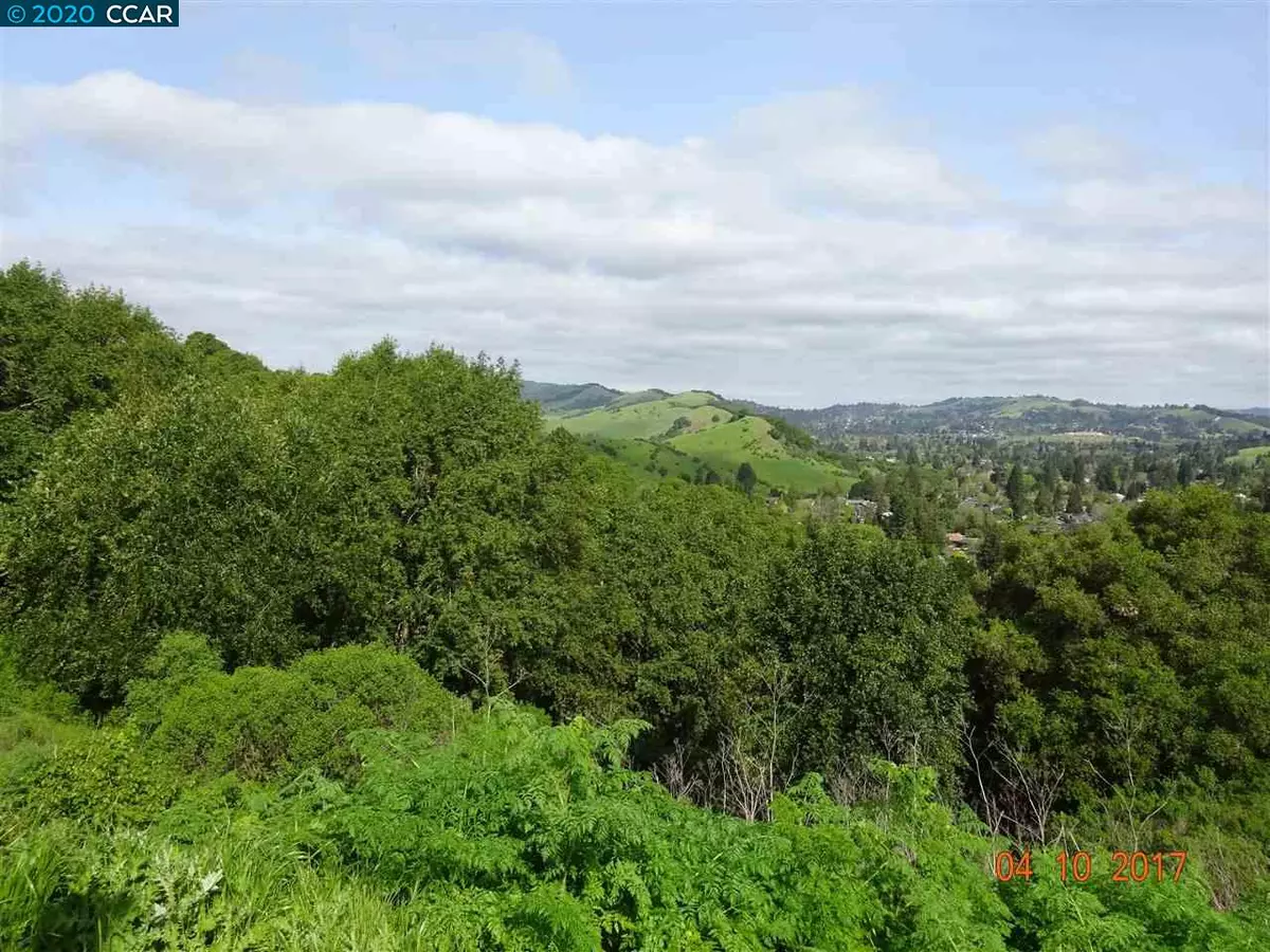 Moraga, CA 94556,30 Quail Xing