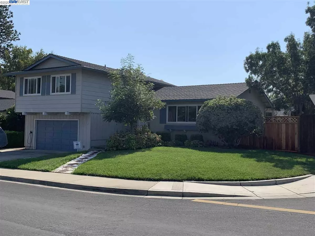 Pleasanton, CA 94588,7432 Highland Oaks Dr