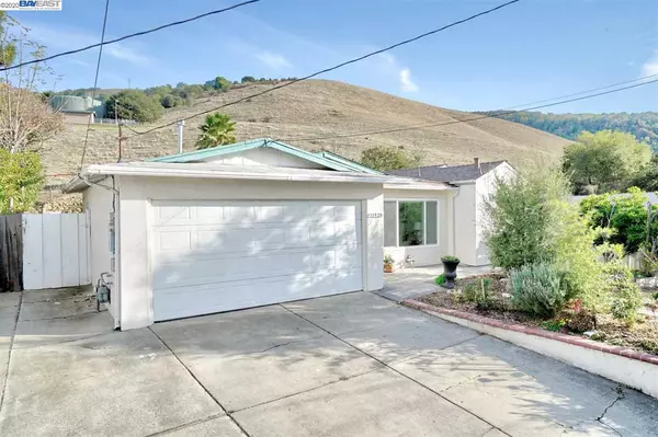 37920 Canyon Heights Dr, Fremont, CA 94536