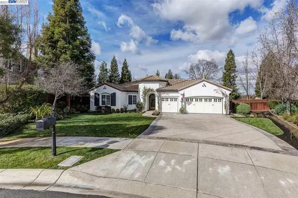 5660 Selena Ct, Pleasanton, CA 94566