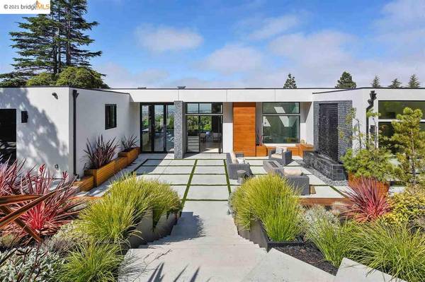 55 Southampton Ave, Berkeley, CA 94707